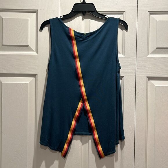 Havaianas “Girls Love sunshine” Tank, Size Large - Picture 4 of 9